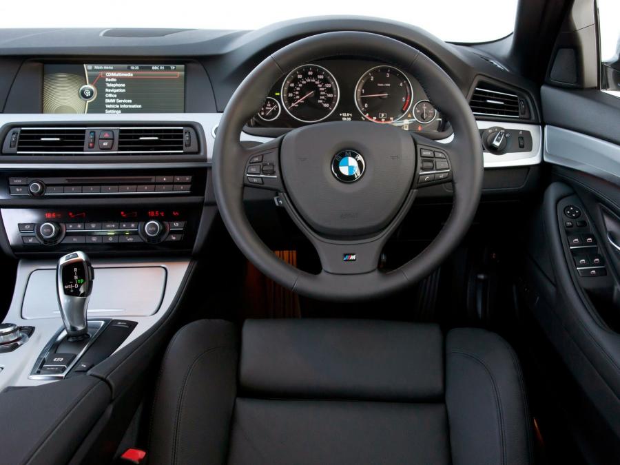 BMW 525d Touring M Sport Package 2010 года  (UK) (фото 3 из 21)